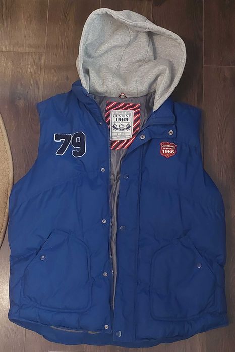 Vestă albastră model deosebit