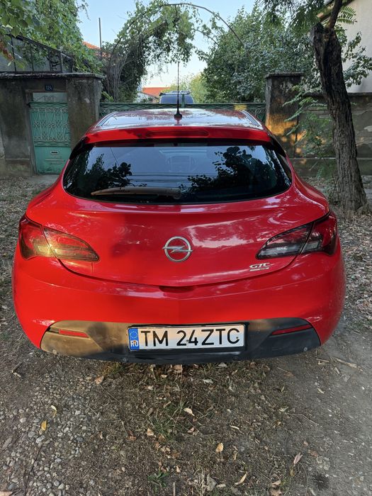 Opel Astra J Gtc 2012
