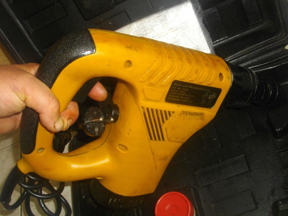 850W Mannesmann 12585 Немски Перфоратор Къртач Отличен с 5 броя шила