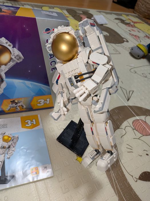 LEGO Creator 3 in 1 Astronaut