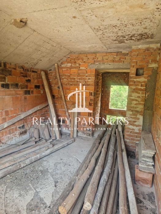Къща на груб строеж в село Чепино област Перник