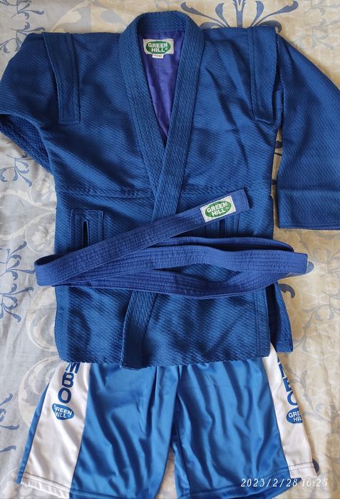 Продам самбовку с шортами GREEN HILL