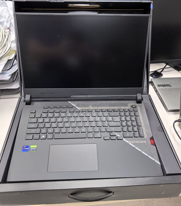 Лаптоп Asus Rog Strix SCAR 17 Intel Core i9