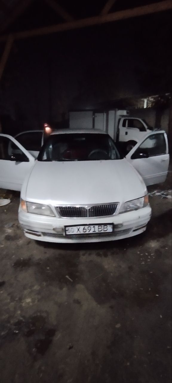 Nissan maxima holati yaxshi  matori yoq