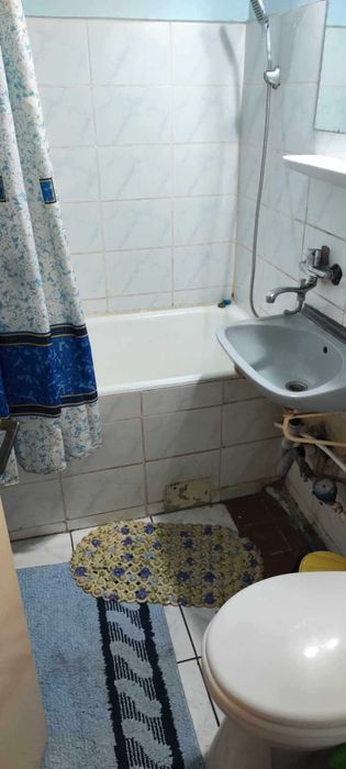 OFERTA ! Vand apartament 2 camere mobilat si utilat complet.