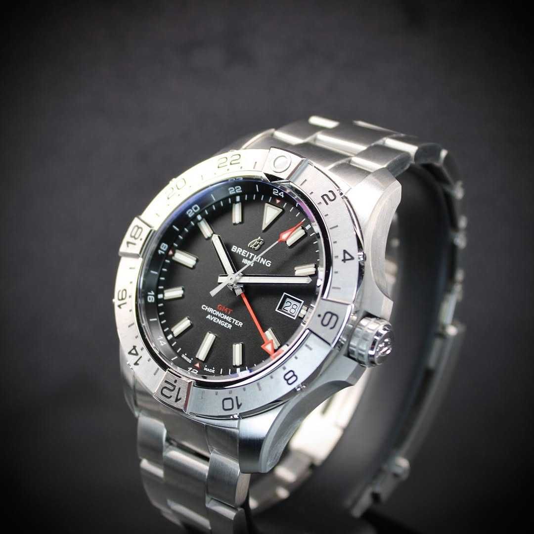 Breitling Avenger GMT