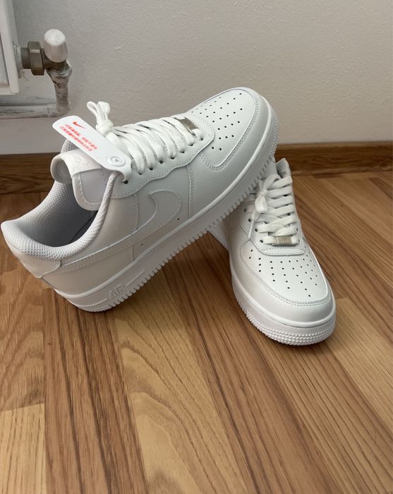 Air force 1 noi cu eticheta
