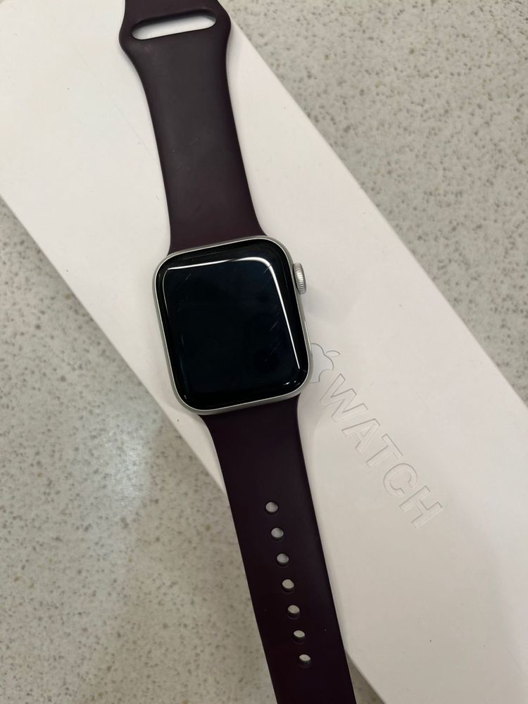 Часы Apple Watch Series 5, 40mm