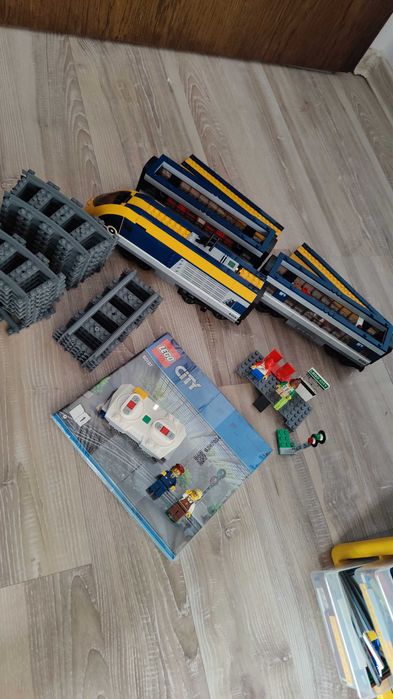 LEGO City 60197 - Tren Pasageri