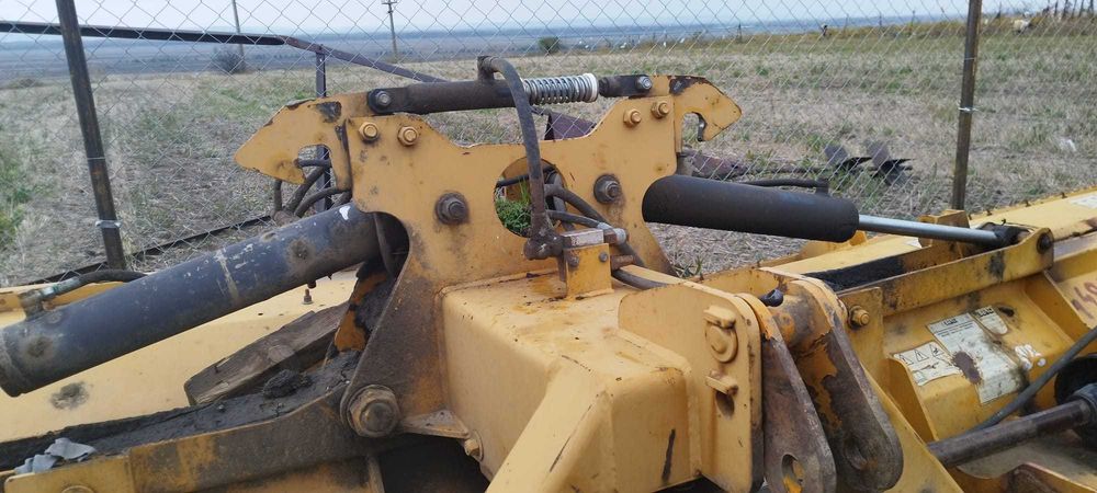 Tocator BERTI 6 metrii pentru vegetatie vie arbusti iarba - tractor