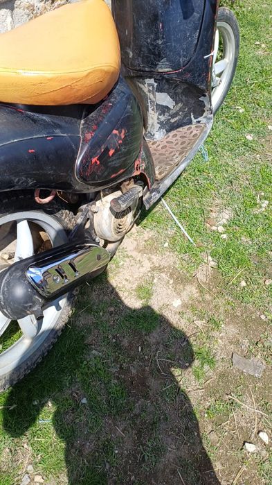 Scuter Aprilia scarabeo