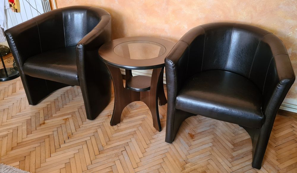 Set două fotolii și o măsuță