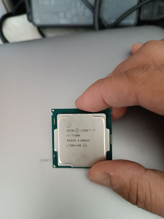 Procesor Intel i7 7700K (4c/8th, 4.2ghz up to 4.5ghz  skt 1151v1 -tray