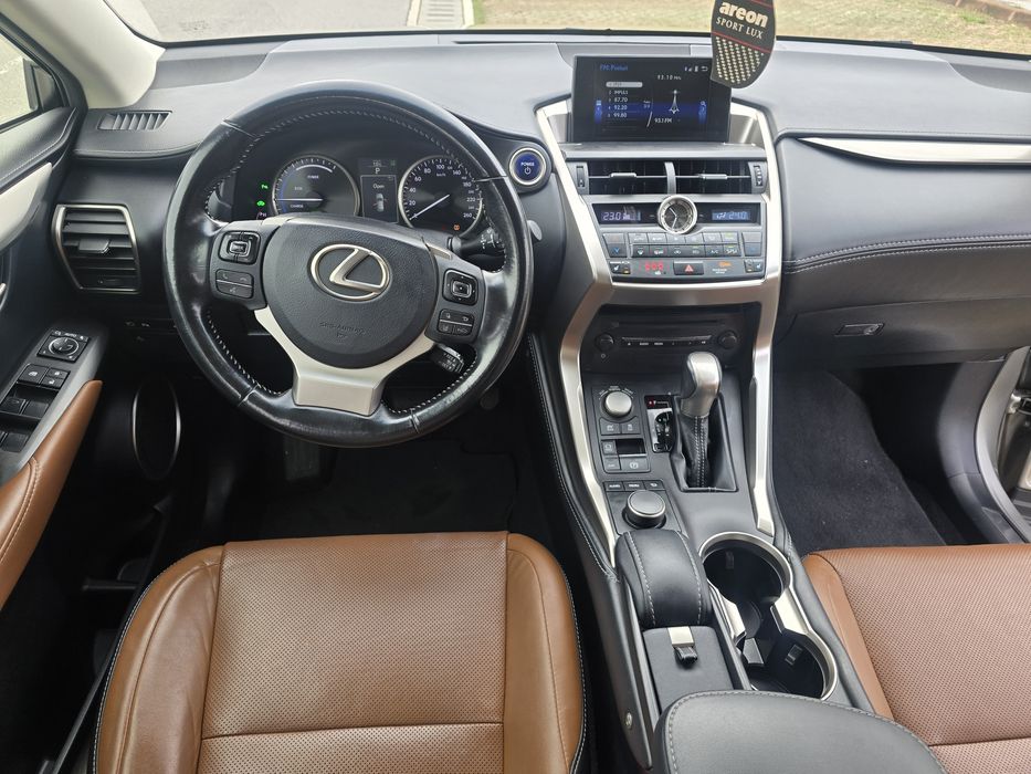 LEXUS NX 300 Hybrid / 4x4 /Navi /Xenon/