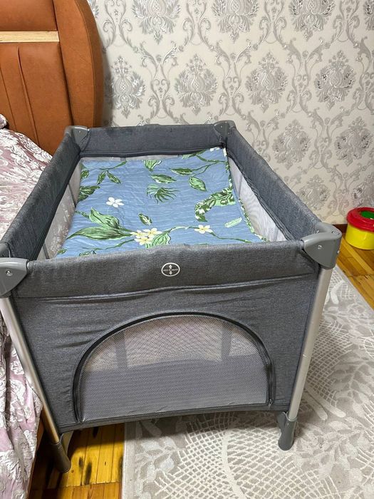 Bolalar uchun qulay karavat.