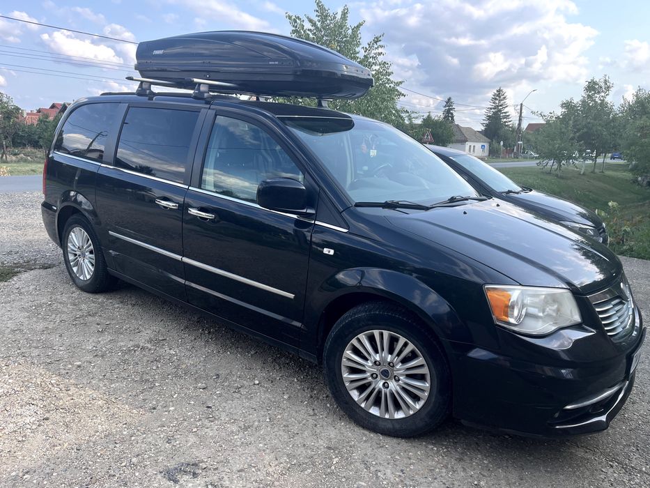 minibus Lancia Voyager 7 locuri