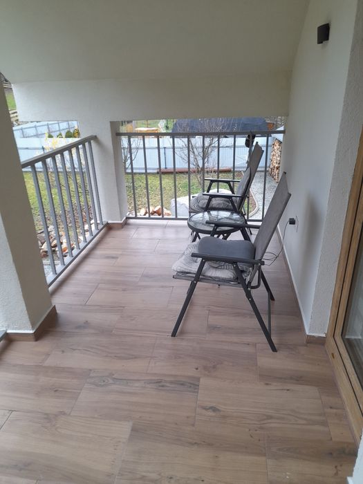 Inchiriez casa de vacanta