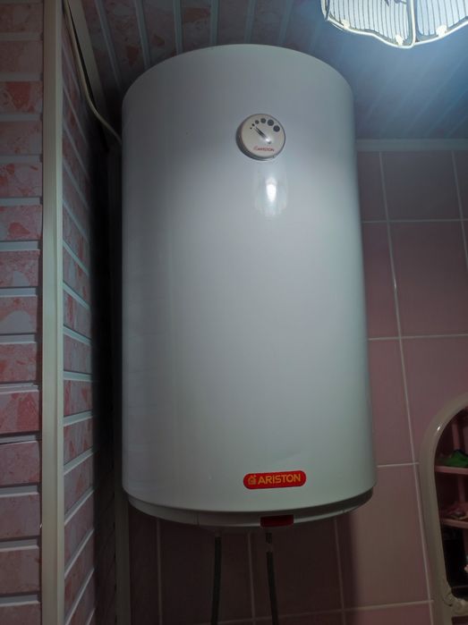 Продам Аристон 80 л .