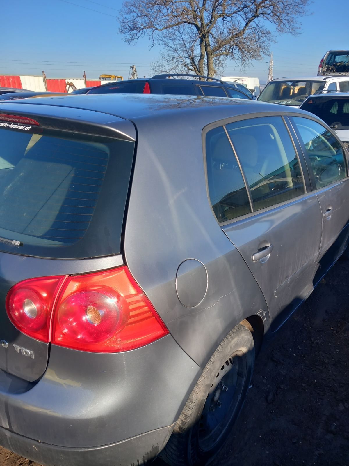 Volkswagen Голф 5. 2.0 TDI. 105 к.с 2005 година на части