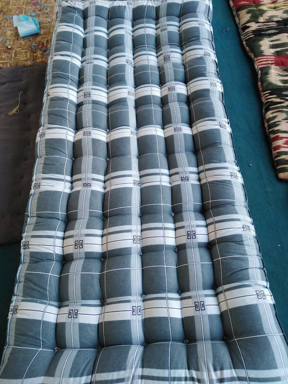 Matras, koʻrpacha, yostiq