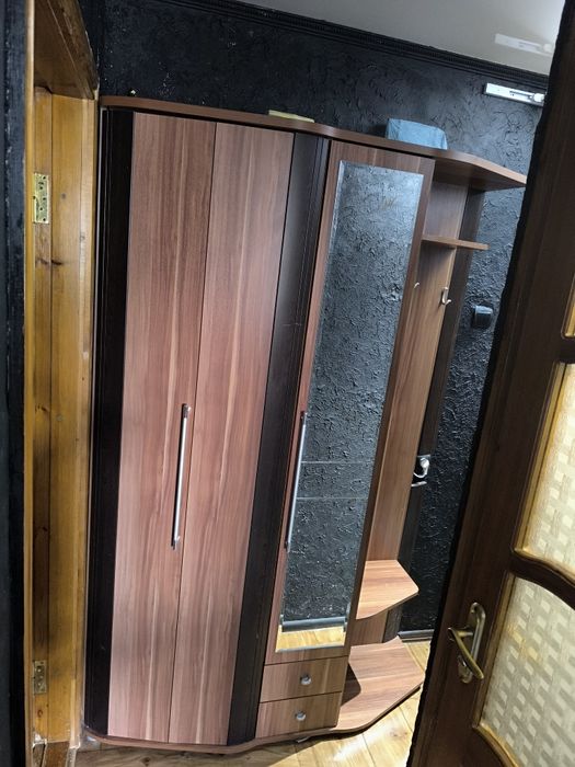 Шкаф прихожая продам