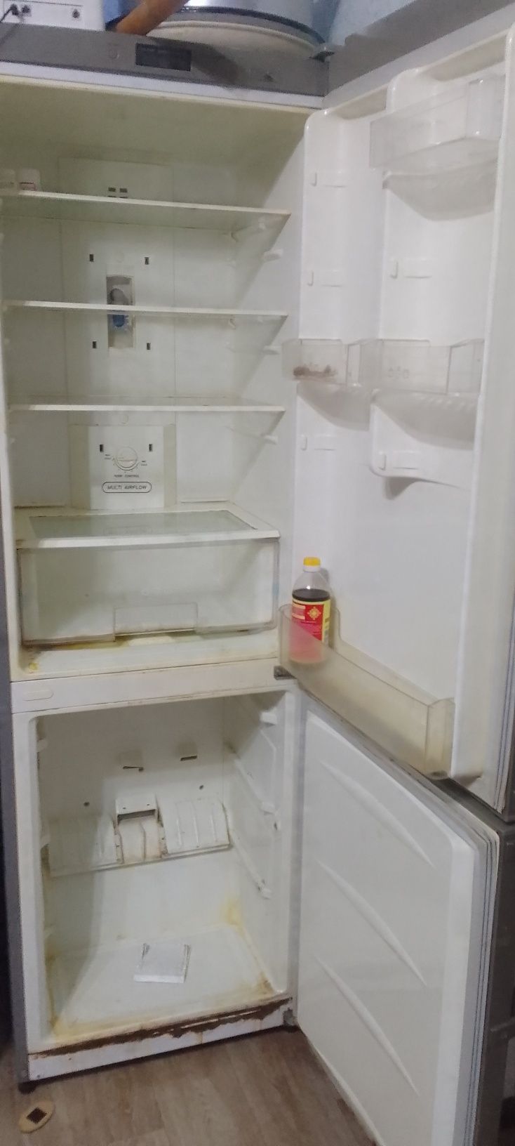 Холодильник  LG805