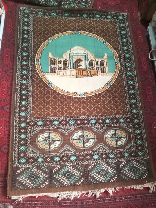 Antikuar qolinchalar va utyug  sotiladi