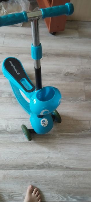 Самокат детский с 2-4 лет