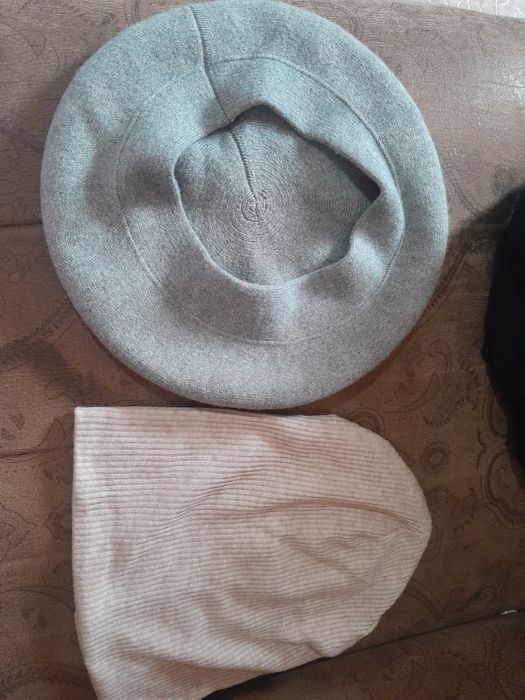 Продам шапки почти новый