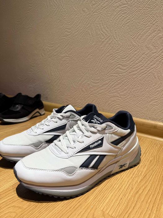 Reebok Classic бело-синие — состояние почти новые