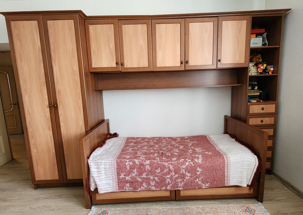 Мебель в детскую с кроватью