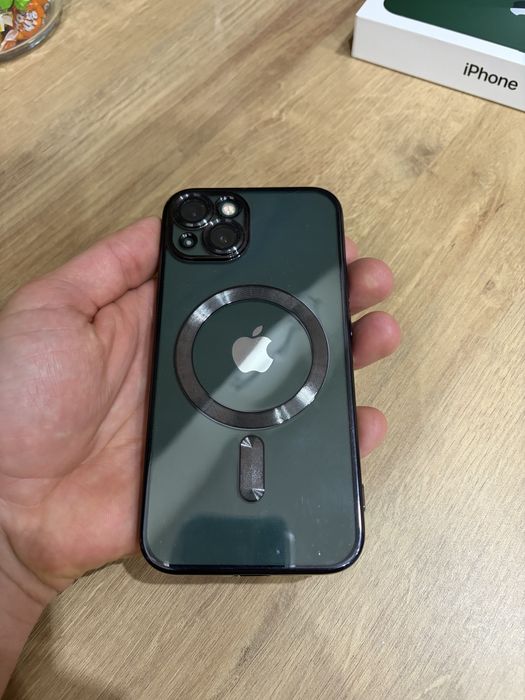 Продавам Iphone 13 64GB