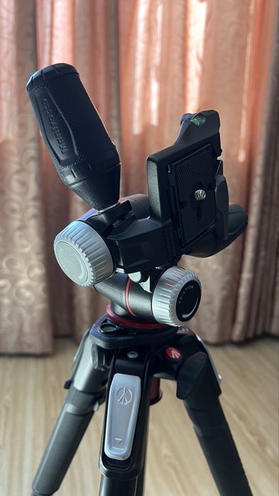Trepied Manfrotto 190XPRO 3 ca NOU
