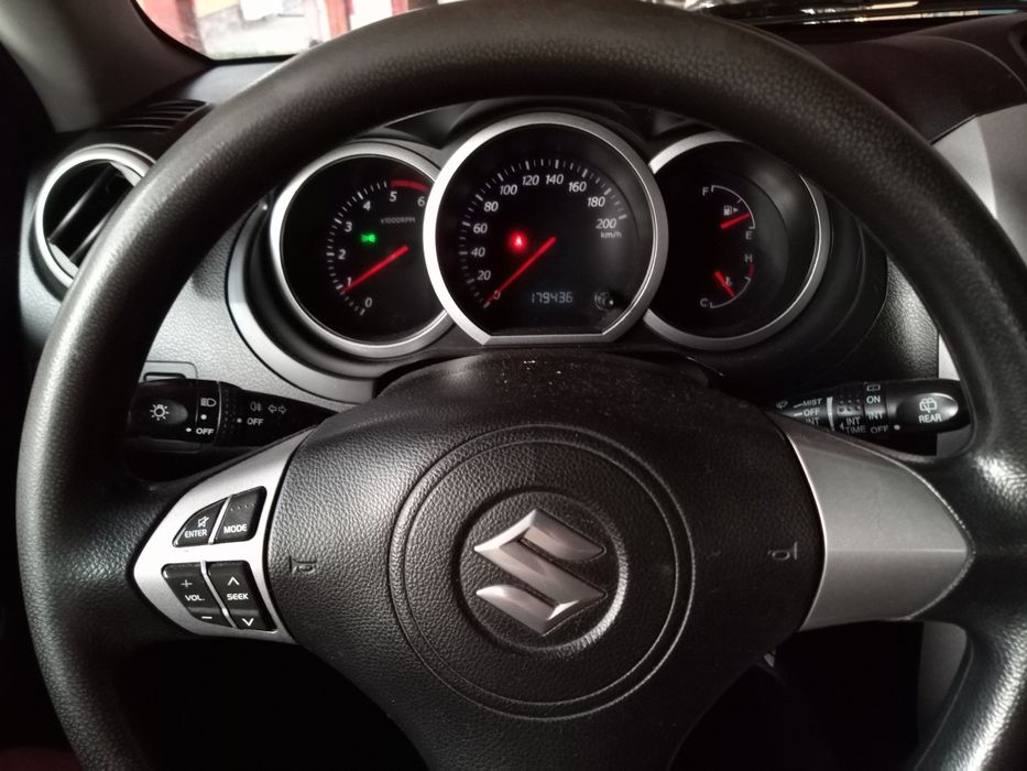 Vând Suzuki Grand Vitara 1.9 DDIS an 2006
-mașina personală,
-Stare fo