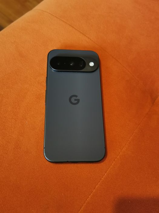 Google Pixel 10 impecabil cu 2900 ron