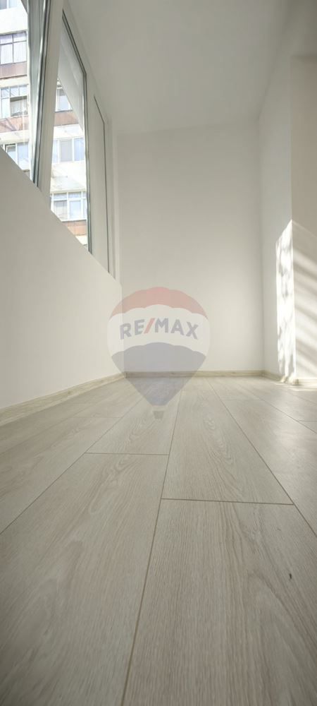 Ремонтирана боксониера за продажба, кв. Младост, ЙГ