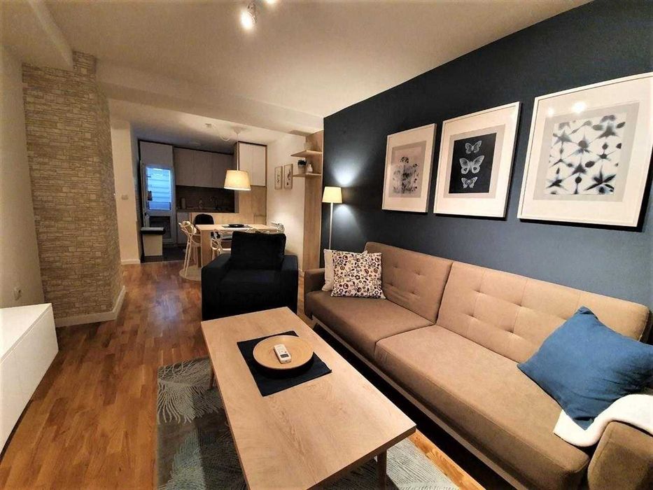 Дава се под наем Двустаен апартамент в Бургас, Лазур - 58 кв.м за 244.8 € - Снимка #1