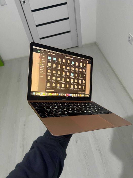 Продается MacBook (air) Retina 12" (2017) — идеальное состояние!