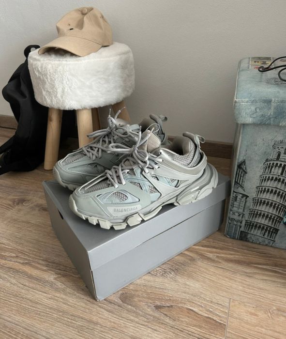 Balenciaga track