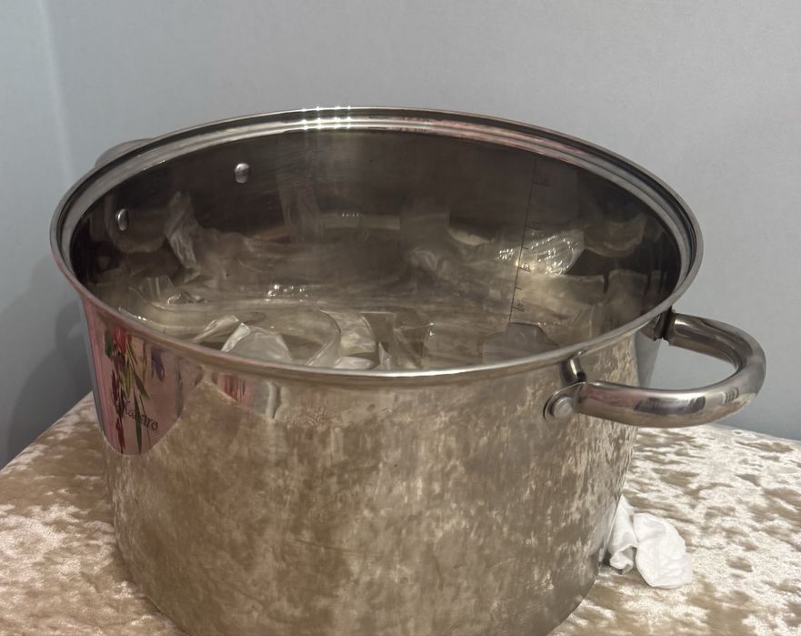 Кастрюля 12л б/у