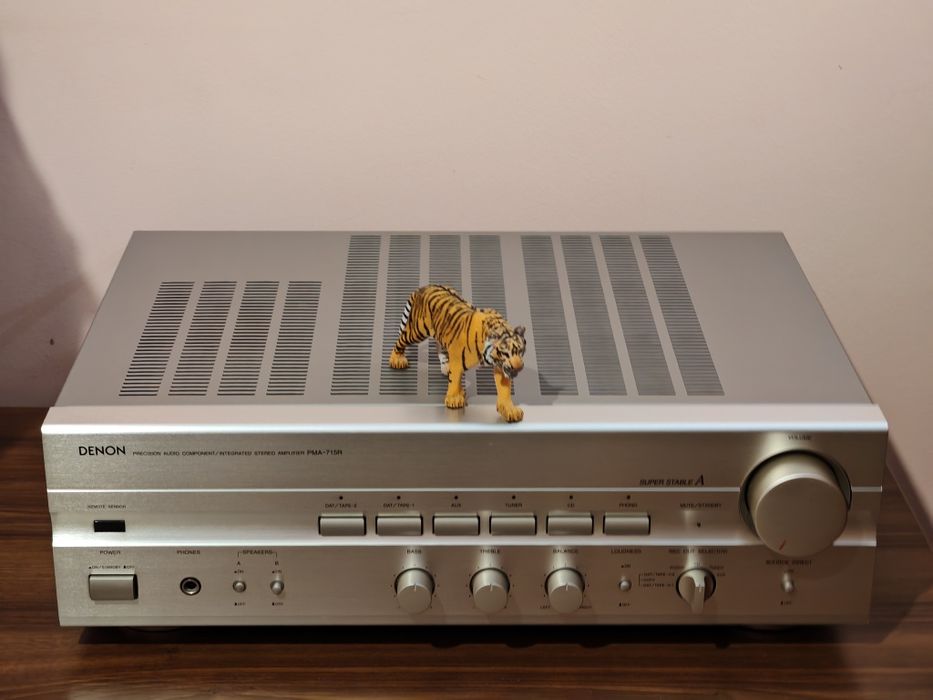 Denon DRA-715R. Amplificator top. Din vremuri de aur. Ca nou. Preț fix