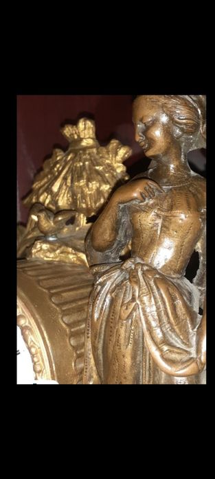 Продаются часы и подсвечники антикварные