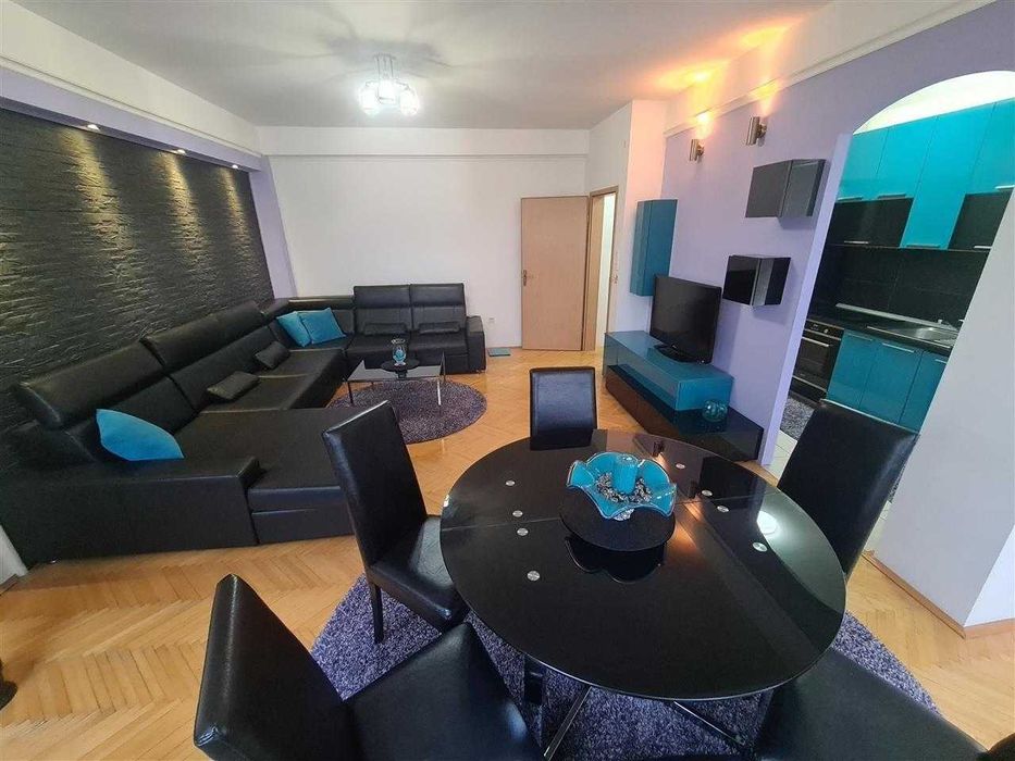 Дава се под наем Тристаен апартамент в Бургас, Център - 80 кв.м за 280.5 € - Снимка #4