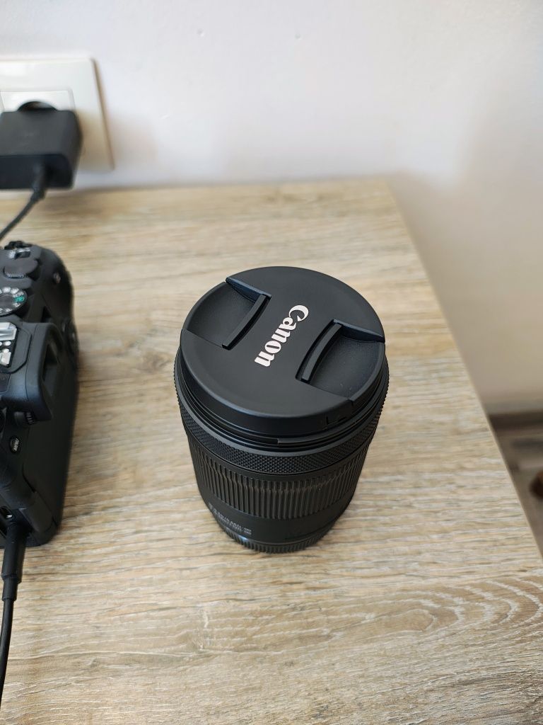 Canon RF24-105mm F 4-7.1 IS STM като нов