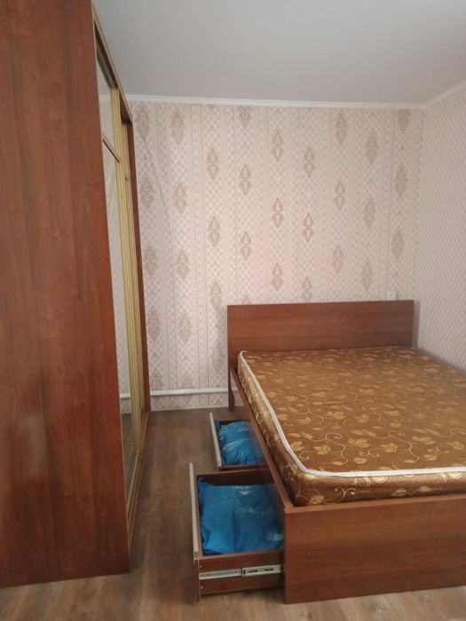 Продам спальный гарнитур