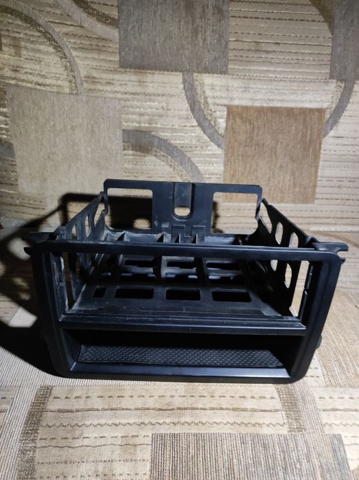 Полка под магнитолу Skoda