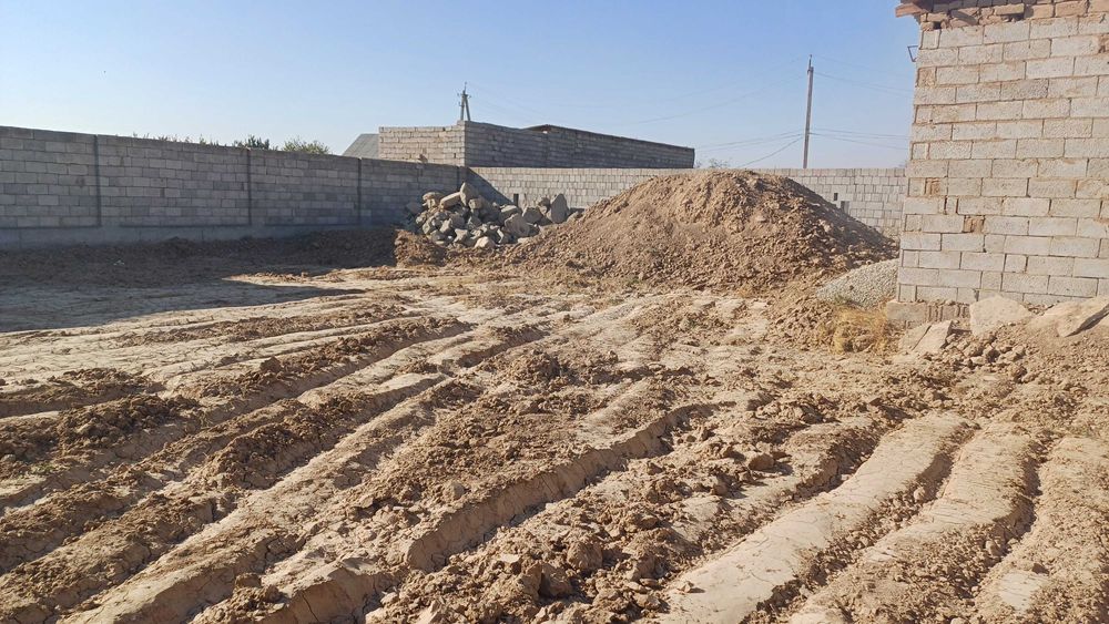 Yer maydoni sotiladi