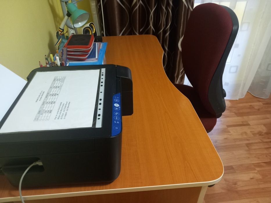 vând birou plus scaun