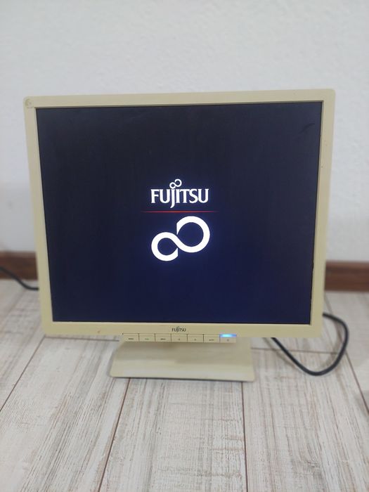 Монито 19инч.  fudgisu