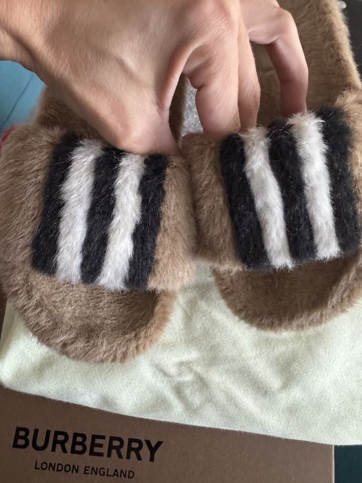 Уникални чехли burberry